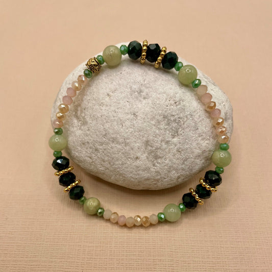 Lily, Bracelet en perles en verre, quartz rose et perles dorées à l'or fin.