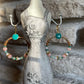 Irina, Boucles d'oreilles créoles dorées à l'or fin aventurine et quartz rose