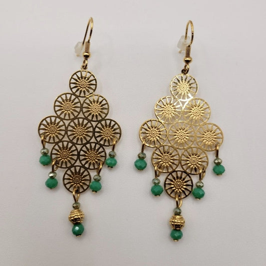 Lana, Boucles d'oreilles dorées à l'or fin et perles naturelles.